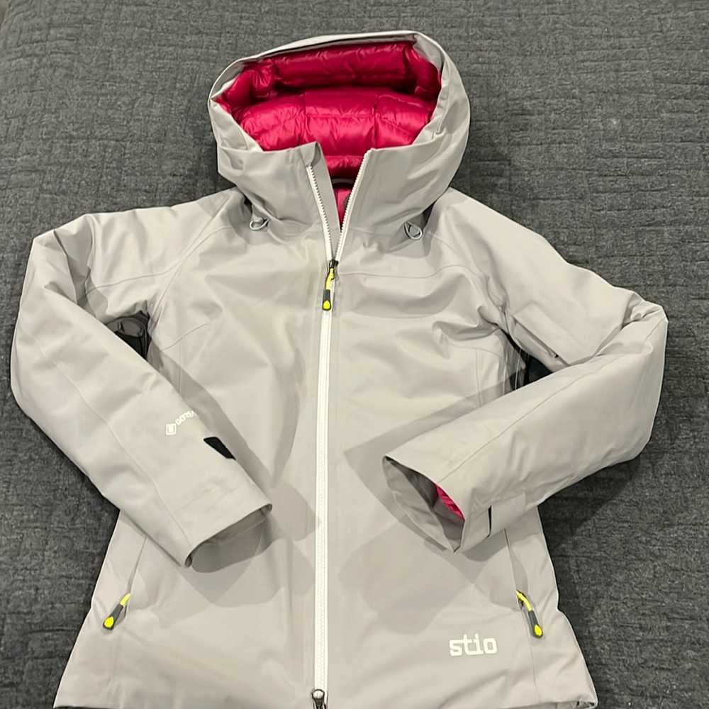 Women’s Stio Shot 7 insulated down ski jacket